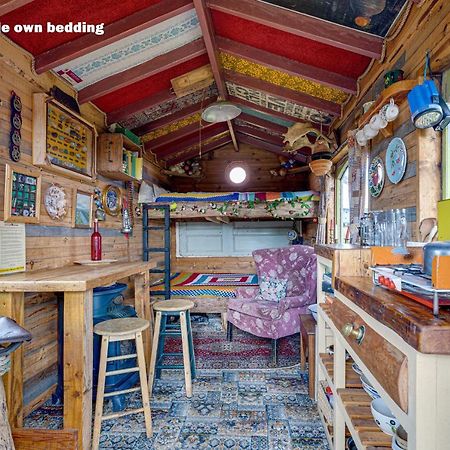 2 X Double Bed Glamping Wagon In Dalby Forest 斯卡伯勒 外观 照片
